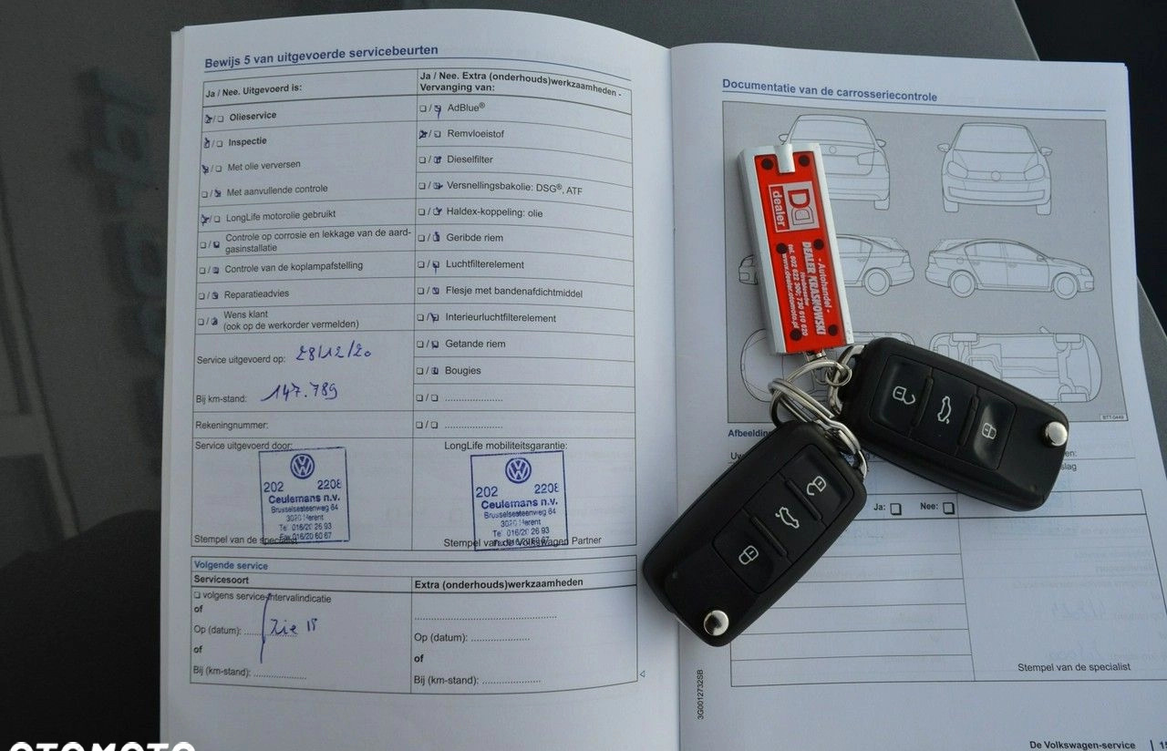Volkswagen Touran cena 41900 przebieg: 215000, rok produkcji 2015 z Hrubieszów małe 781